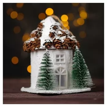 Новогодний световой домик "Праздник" 9×9×12 см