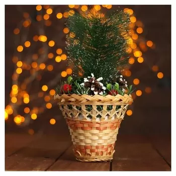 Новогодняя композиция «Шишки в корзинке»