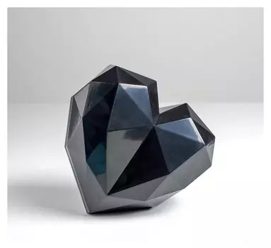 Подарочная коробка «Черное сердце», 18 × 18 × 12.5 см 5195139