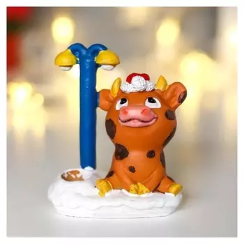 Подсвечник "Бычок в колпаке под фонарём"