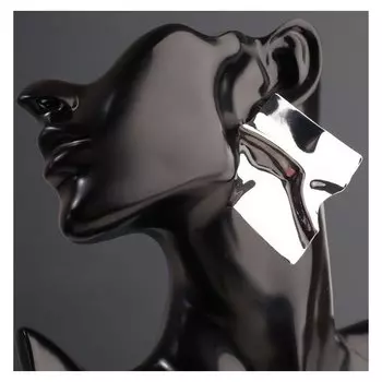 Серьги металл Атмосфера помятый ромб цвет серебро