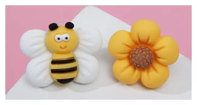 Серьги "Пчёлка и цветочек" миленькие, цвет жёлто-белый