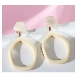 Серьги пластик "Кольцо" античность, цвет белый