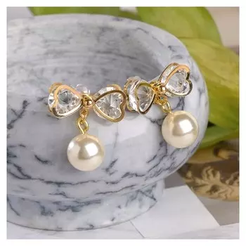 Серьги с жемчугом "Бантик" с бусиной, цвет белый в золоте