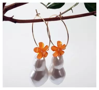 Серьги с жемчугом "Бриз" цветочек, цвет бело-золотой