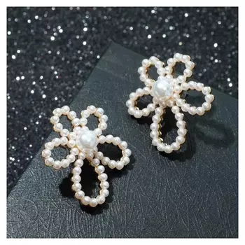 Серьги с жемчугом "Цветочек" контур, цвет белый в золоте