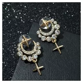 Серьги со стразами "Месяц со звездой" полукруг, цвет белый в золоте