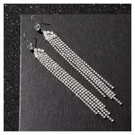 Серьги висячие со стразами "Голливуд" тонкость, цвет белый в серебре