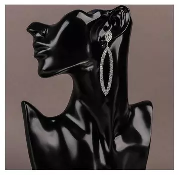 Серьги висячие со стразами "Шарм", цвет белый в серебре