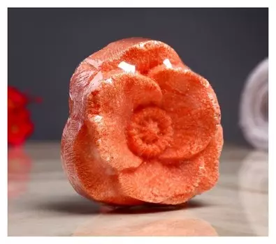 Шипучая бомбочка "Цветок" с ароматом клубники, красная