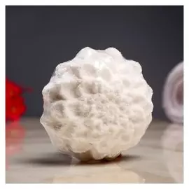 Шипучая бомбочка "Георгин" с ароматом миндаля, белая