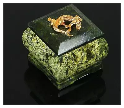 Шкатулка "Коронованная ящерица", 5х5х5 см, натуральный камень, змеевик