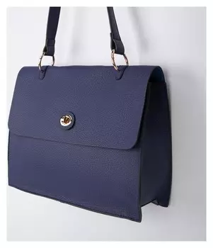 Сумка женская однотонная, отдел на клапане, длинный ремень, цвет синий