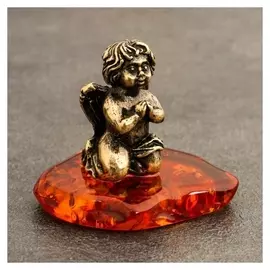 Сувенир "Ангелочек сидячий", латунь, янтарь, 3,8х1,5х1,5 см
