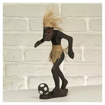 Сувенир дерево "Абориген-футболист" 22х17х7 см