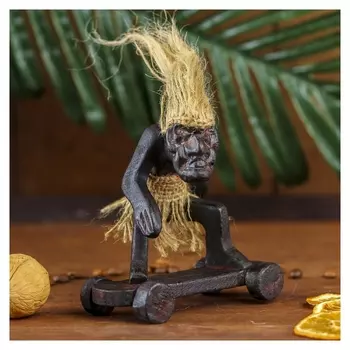 Сувенир дерево "Абориген на скейте" 20 см