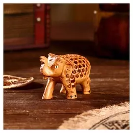 Сувенир дерево "Слонёнок резной светлый" 5х4х8 см