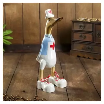 Сувенир дерево "Утка медсестра" 13х9х27 см