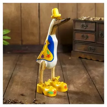 Сувенир дерево "Утка в желтом летнем костюме" 13х9х27 см
