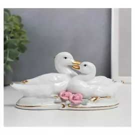 Сувенир керамика "Белые лебеди - нежность" 8 см