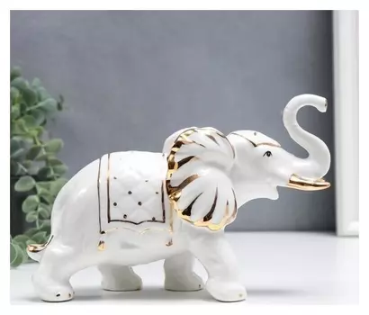 Сувенир керамика "Белый слон с попоной с кисточками" с золотом 17 см