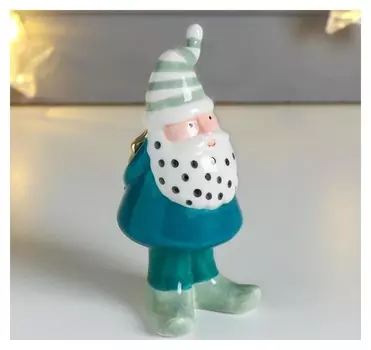 Сувенир керамика "Дед мороз с золотой звёздой, полосатый колпак" зелёный 13,8х6х6,5 см