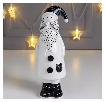 Сувенир керамика "Дед мороз в пальто с чёрными пуговками" бело-чёрный 20,5х6,6х7,3 см