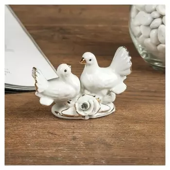 Сувенир керамика "Голубки с розой" белый, страза 5,8х8,7х4,2 см
