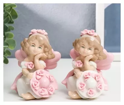 Сувенир керамика "Малышка в платье и шляпке с розами" 10х6,5х7 см