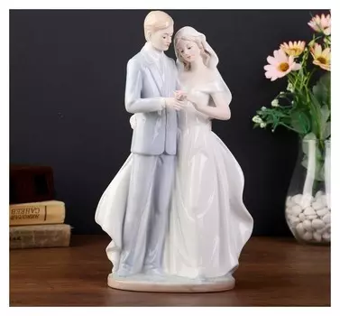 Сувенир керамика "Новобрачные" 28х16х10 см