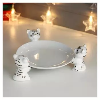 Сувенир керамика подставка "Белые тигрята с тарелочкой" с золотом 6,4х19,4х18,8 см