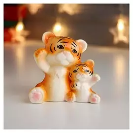 Сувенир керамика "Рыжий тигр с тигрёнком - привет!" 8,5х8,7х4,5 см