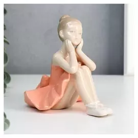 Сувенир керамика "Задумчивая маленькая балерина в коралловом наряде" 12х9,3х12,7 см