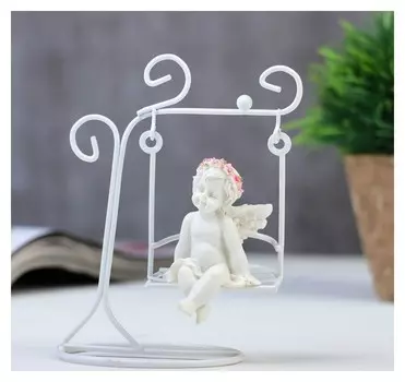 Сувенир полистоун "Ангелочек-малыш в розовом веночке на качели" 9х10х7 см