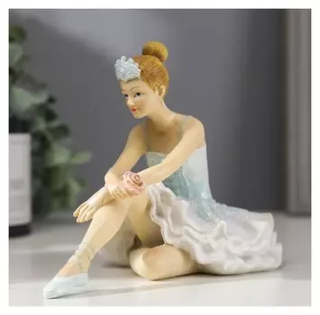 Сувенир полистоун "Балерина с розой, в сиренево-голубой пачке" 12х18,5х10,7 см