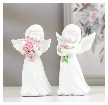 Сувенир полистоун "Белоснежный ангел-девочка с охапкой роз" 12,5х7,5х7 см