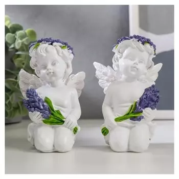 Сувенир полистоун "Белоснежный ангел с лавандой, в венке из лаванды" 10,2х6,8х5,3 см