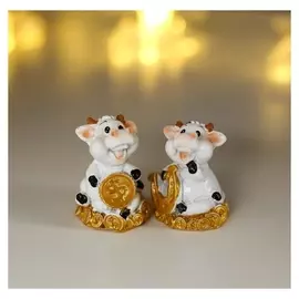 Сувенир полистоун "Бычок на монетах" 4х3,2х2,8 см