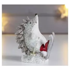 Сувенир полистоун "Ёжик в сугробе на лыжах" беж 8х5х7 см