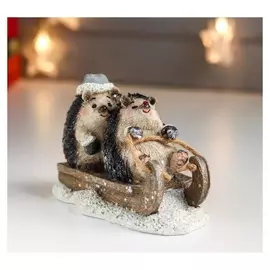 Сувенир полистоун "Ёжики на санках" 9,7х8,5х15 см