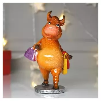 Сувенир полистоун "Коровка модница с покупками" 17,8х8х11 см