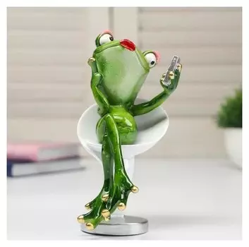 Сувенир полистоун лак "Лягушка селфится" 16,8х8,3х9,8 см