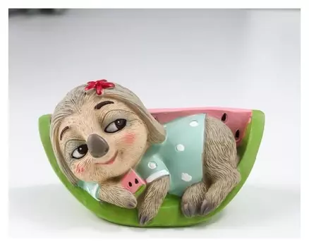 Сувенир полистоун "Ленивец с арбузиком" 6х6х9 см