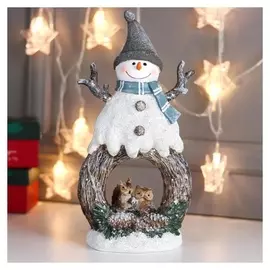 Сувенир полистоун "Лесной снеговик с белочкой и совой" 28х11,5х15,2 см