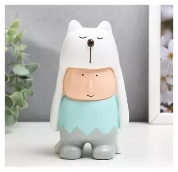 Сувенир полистоун "Малыш в шапке белого медведя" 15х8,5х8,5 см