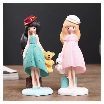 Сувенир полистоун "Малышка в шляпке и игрушкой в руке" 14х5,5х4,5 см