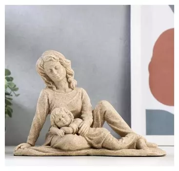 Сувенир полистоун "Мама и спящий ребёнок" песочный 14х20х8,5 см