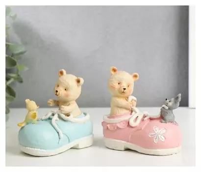 Сувенир полистоун "Медвежонок в ботинке" 8,2х8,5х4,5 см