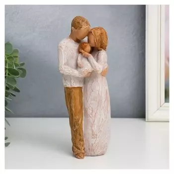 Сувенир полистоун "Молодые родители с малышом" 22х7,5х9 см