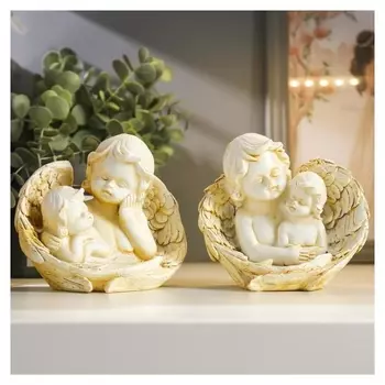 Сувенир полистоун "Объятия ангелов" беж 11х12х7,5 см